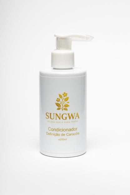 COLEÇÃO SUNGWA DEFINIÇÃO NATURAL

Shampoo + Condicionador 3 em 1 Cabelo Encaracolado