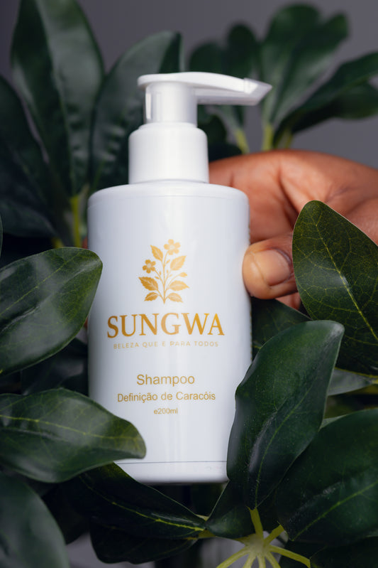 COLEÇÃO SUNGWA DEFINIÇÃO & FORÇA

Shampoo + Condicionador 3 em 1 + Suplemento Alimentar cabelo & unha