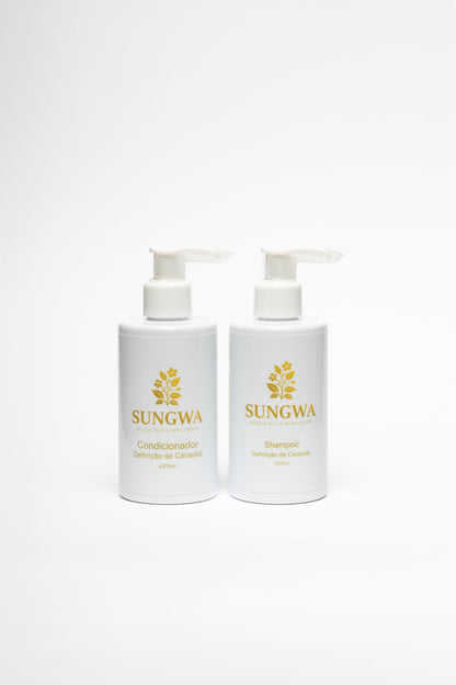 COLEÇÃO SUNGWA DEFINIÇÃO NATURAL

Shampoo + Condicionador 3 em 1 Cabelo Encaracolado